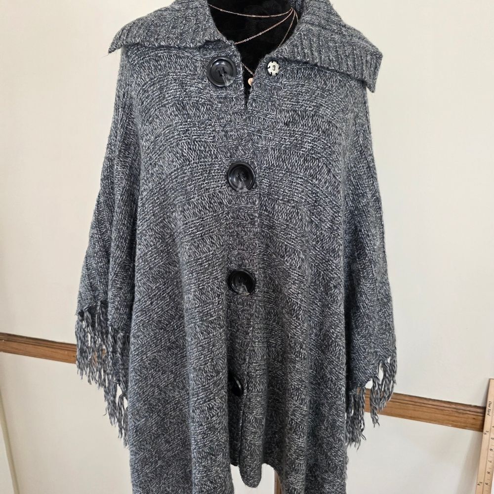 Carolyn Taylor Gray Turtleneck Shall/Poncho